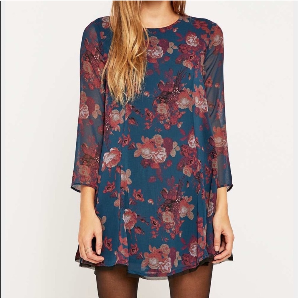 UO Kimichi Blue Cinderdrea Floral Long Sleeve Shift Mini Dress Keyhole Tie Back